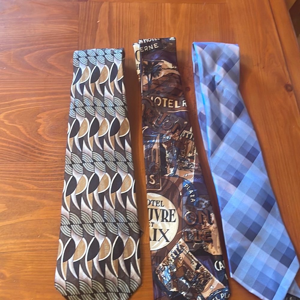 Mens ties. Sold as a bundle. All in great shape